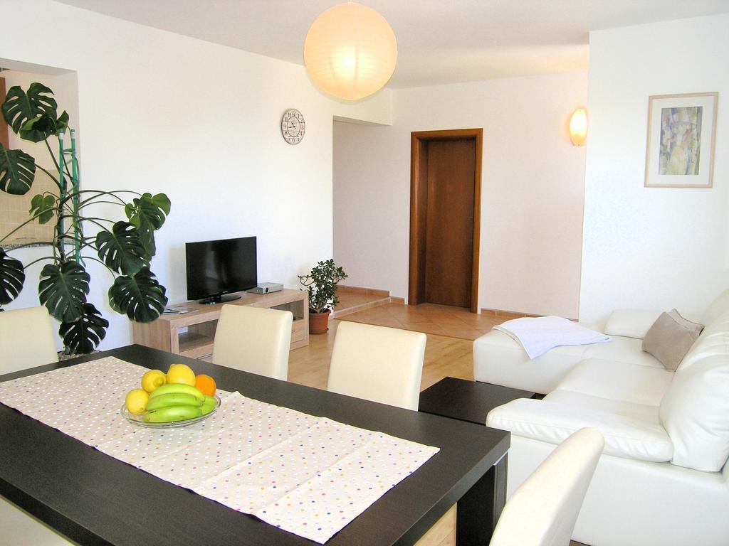Apartments Dagmar Крк Екстер'єр фото