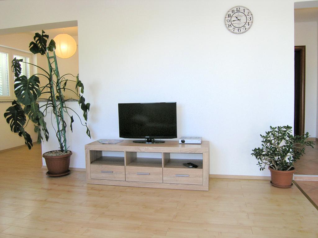 Apartments Dagmar Крк Екстер'єр фото