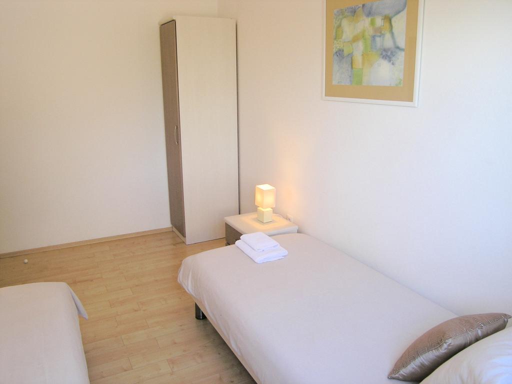 Apartments Dagmar Крк Екстер'єр фото